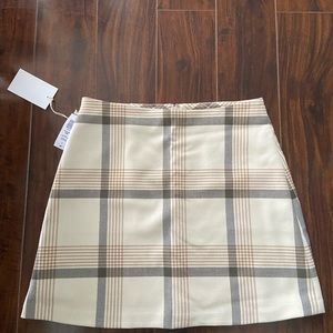 Aritzia Wilfred classic mini skirt size 8